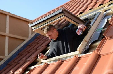 Pose de fenêtres de toit Velux à Mayres